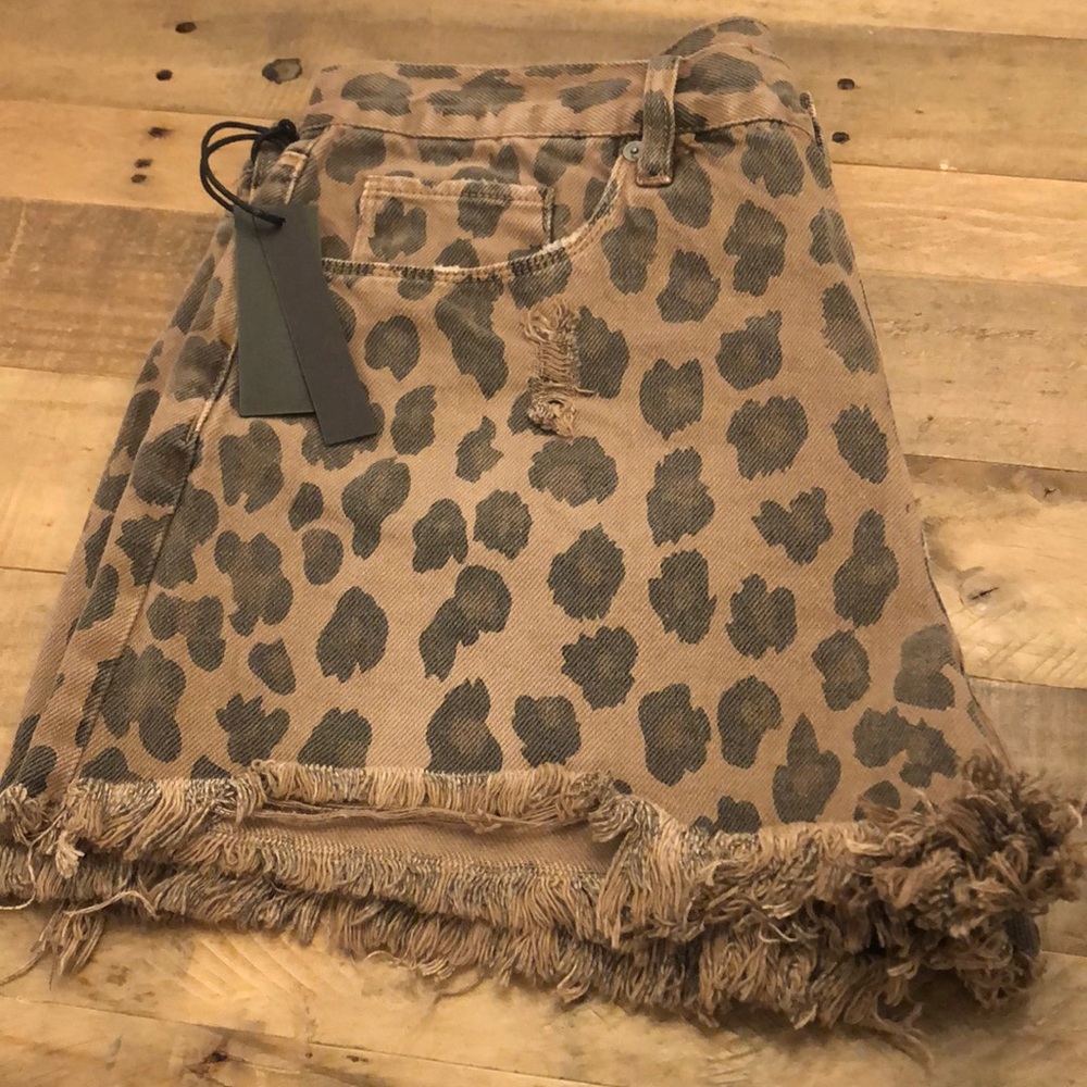 BLANKNYC Denim
Leopard Print Denim Shorts - Picture 5 of 5